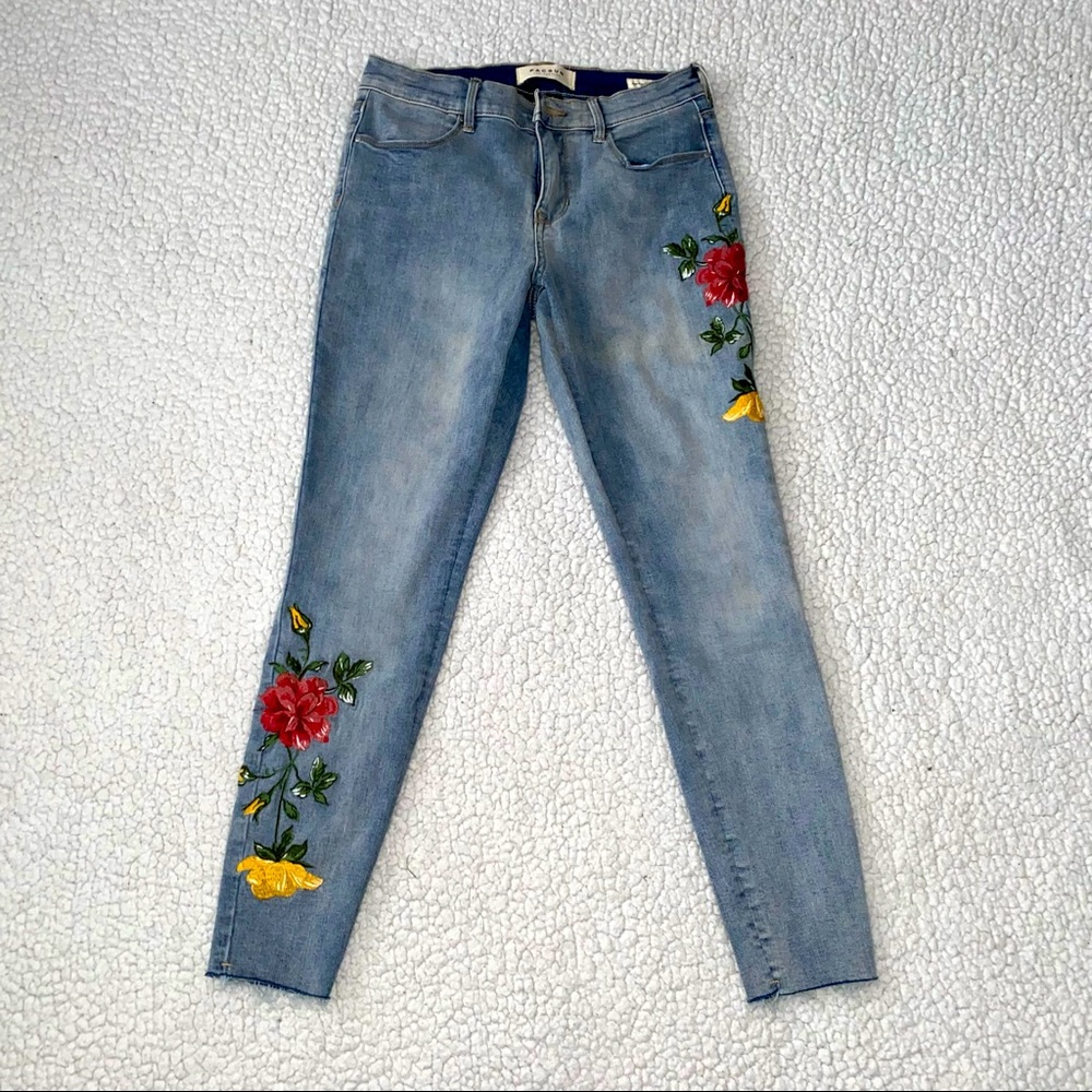 Skinny Jeans with Floral Embroidery